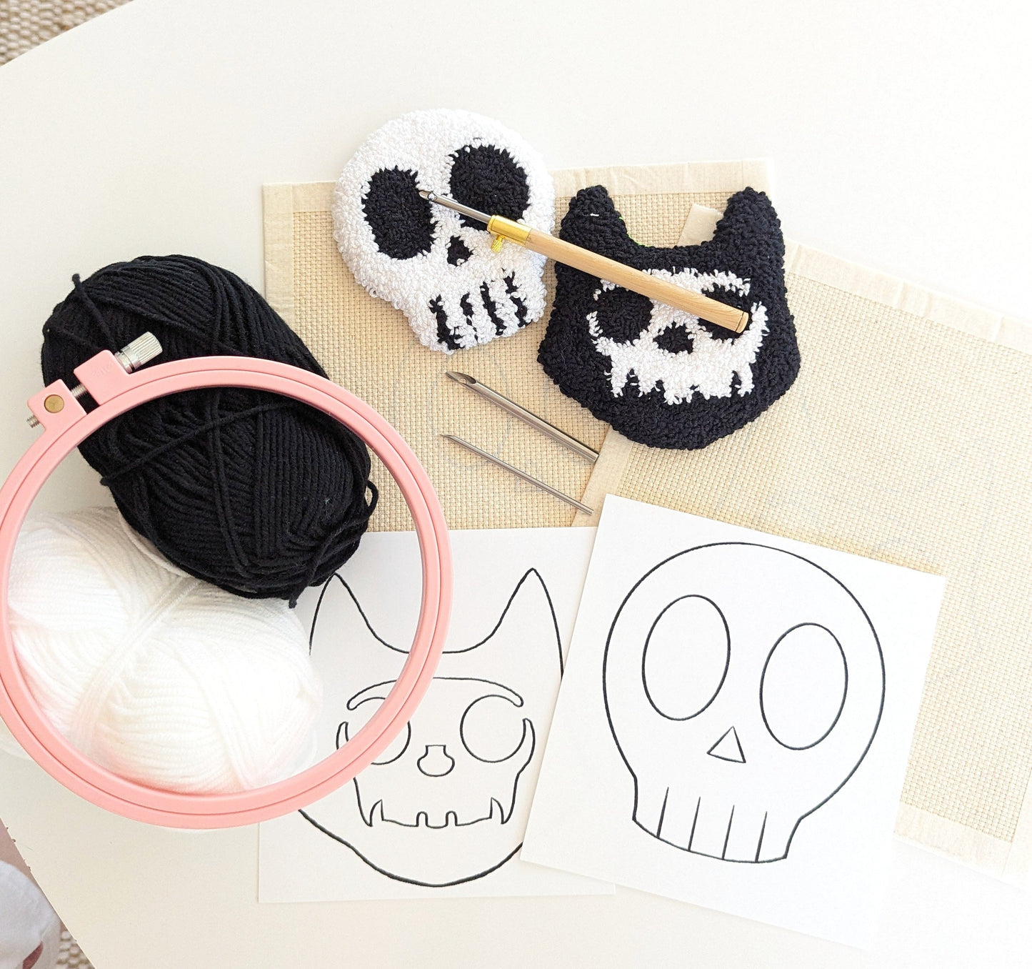 Punch needle kit _ Skull coaster